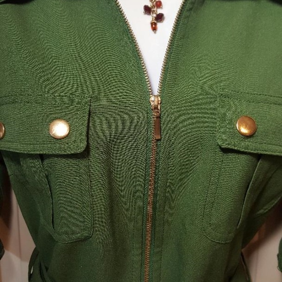 Beautiful Dress & Free Liz Claiborne Ncklce - Picture 2 of 5